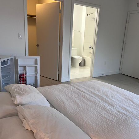 Master Bed Room In Calle Ocho Маями Екстериор снимка