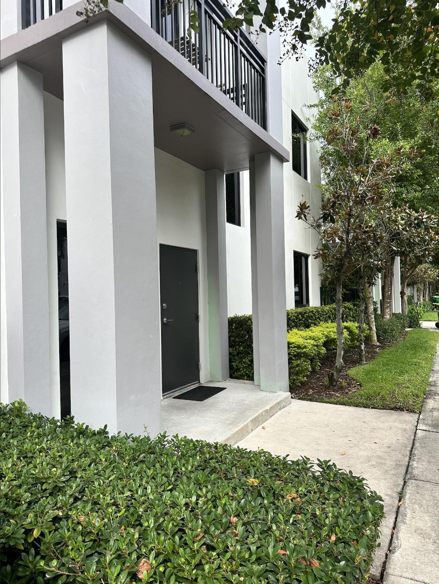 Master Bed Room In Calle Ocho Маями Екстериор снимка