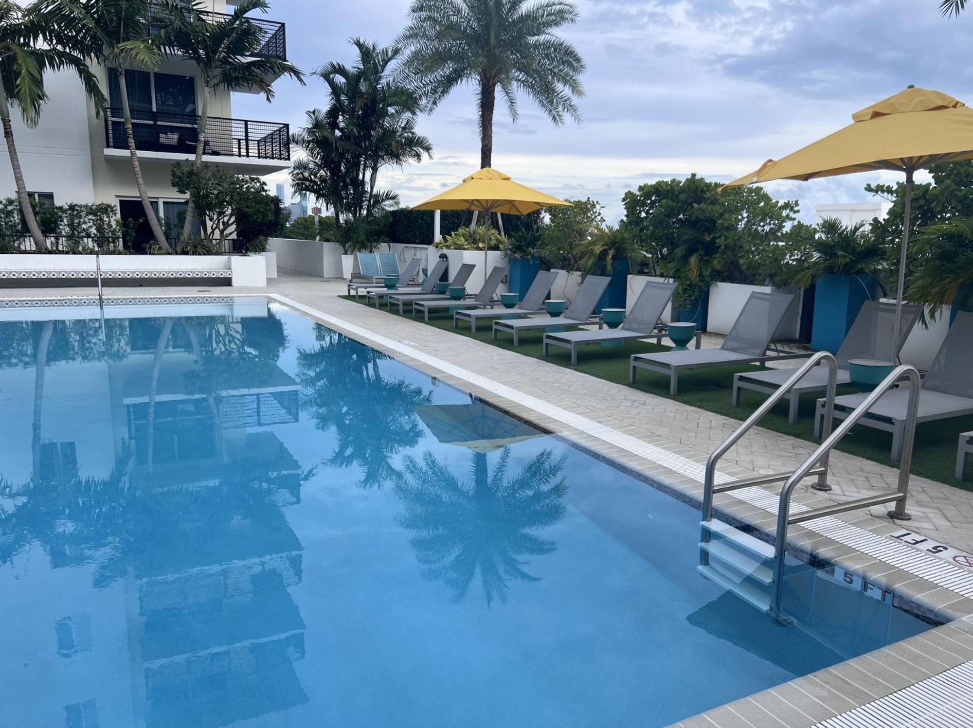 Master Bed Room In Calle Ocho Маями Екстериор снимка
