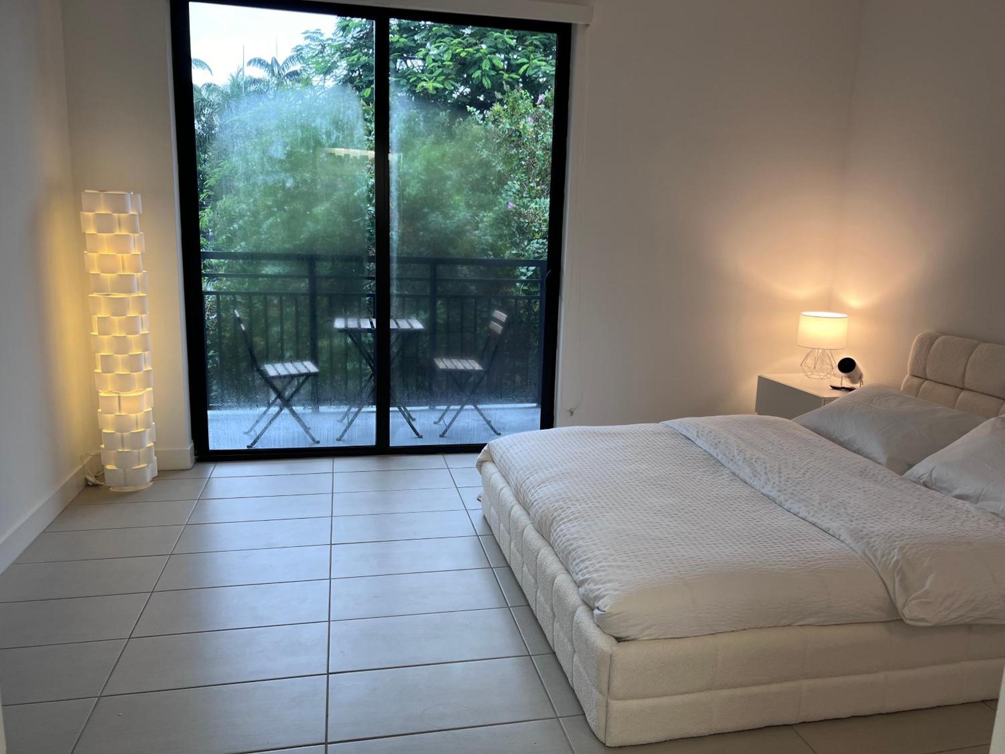 Master Bed Room In Calle Ocho Маями Екстериор снимка