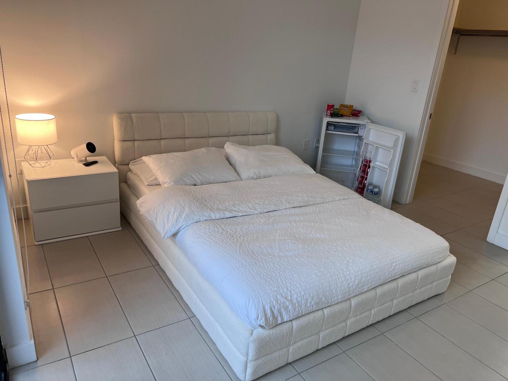 Master Bed Room In Calle Ocho Маями Екстериор снимка