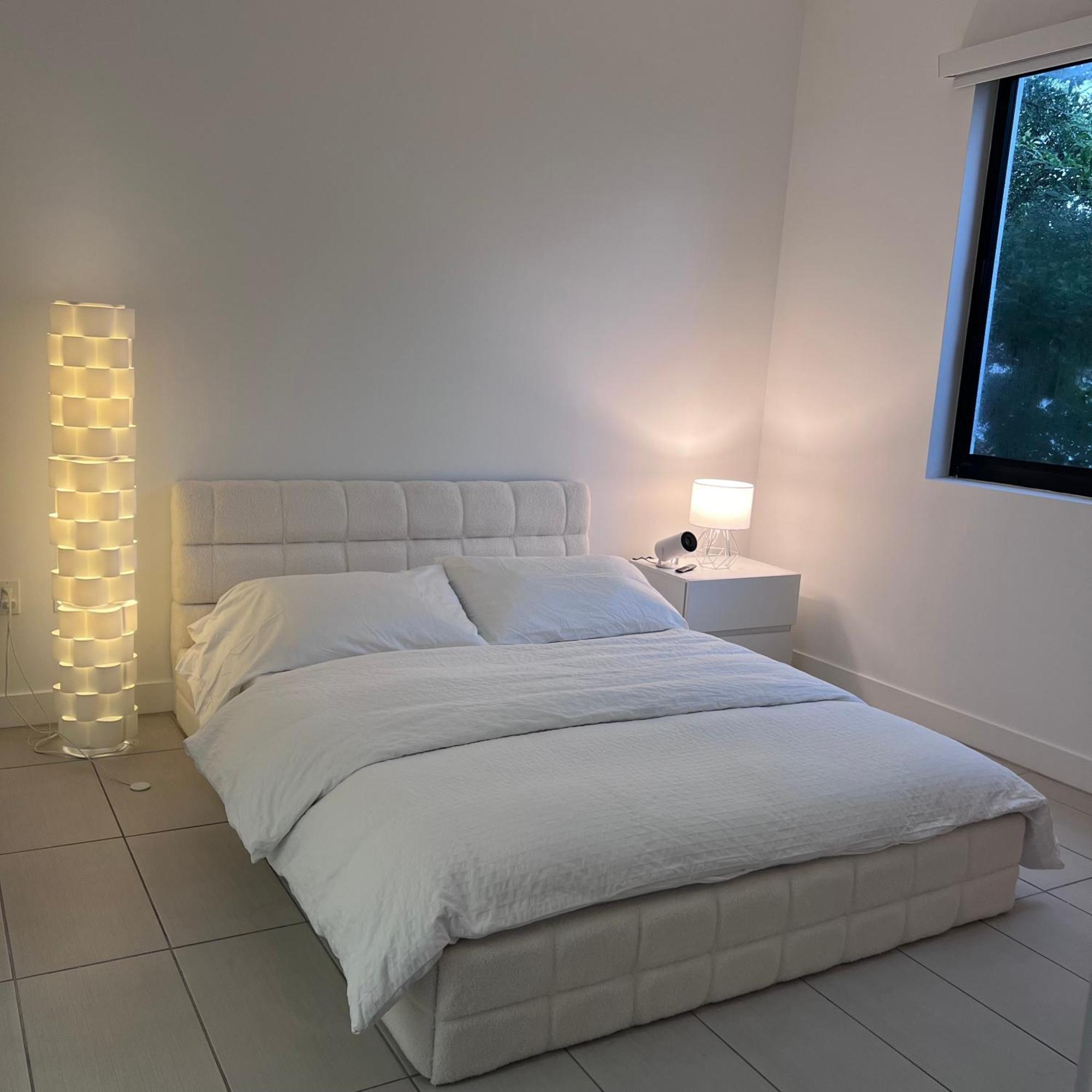 Master Bed Room In Calle Ocho Маями Екстериор снимка