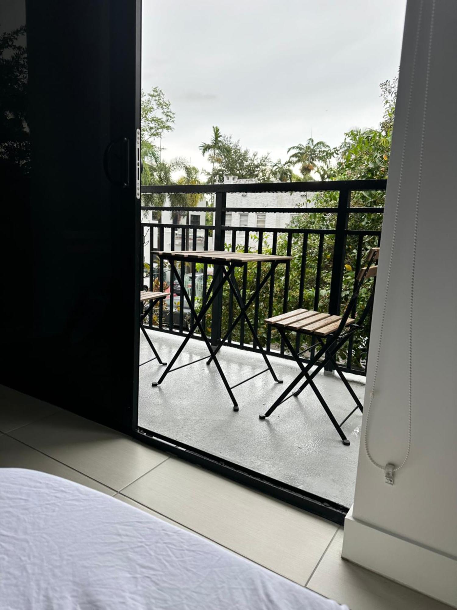 Master Bed Room In Calle Ocho Маями Екстериор снимка